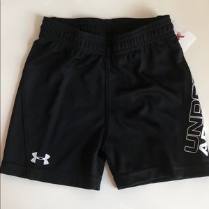 NWT Under Armour boys shorts